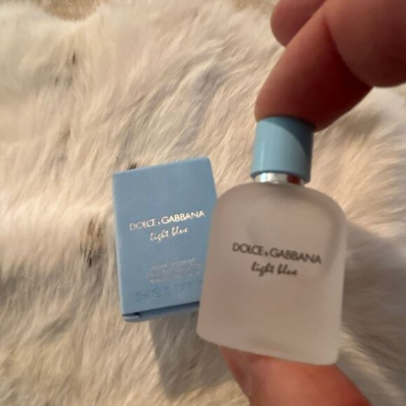 DOLCE & GABBANA Light Blue Fragrance - Picture 2 of 3
